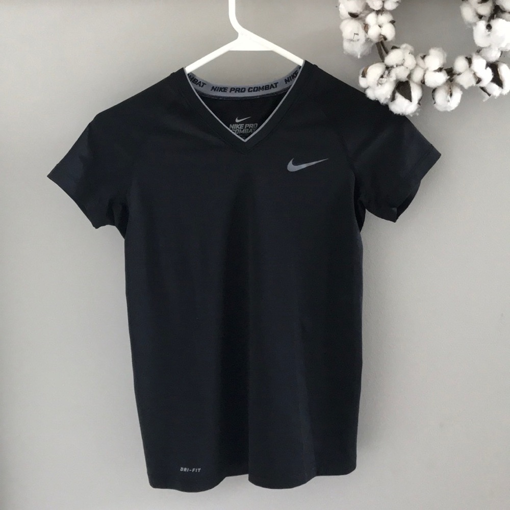 Nike women’s size XS pro combat t-shirt